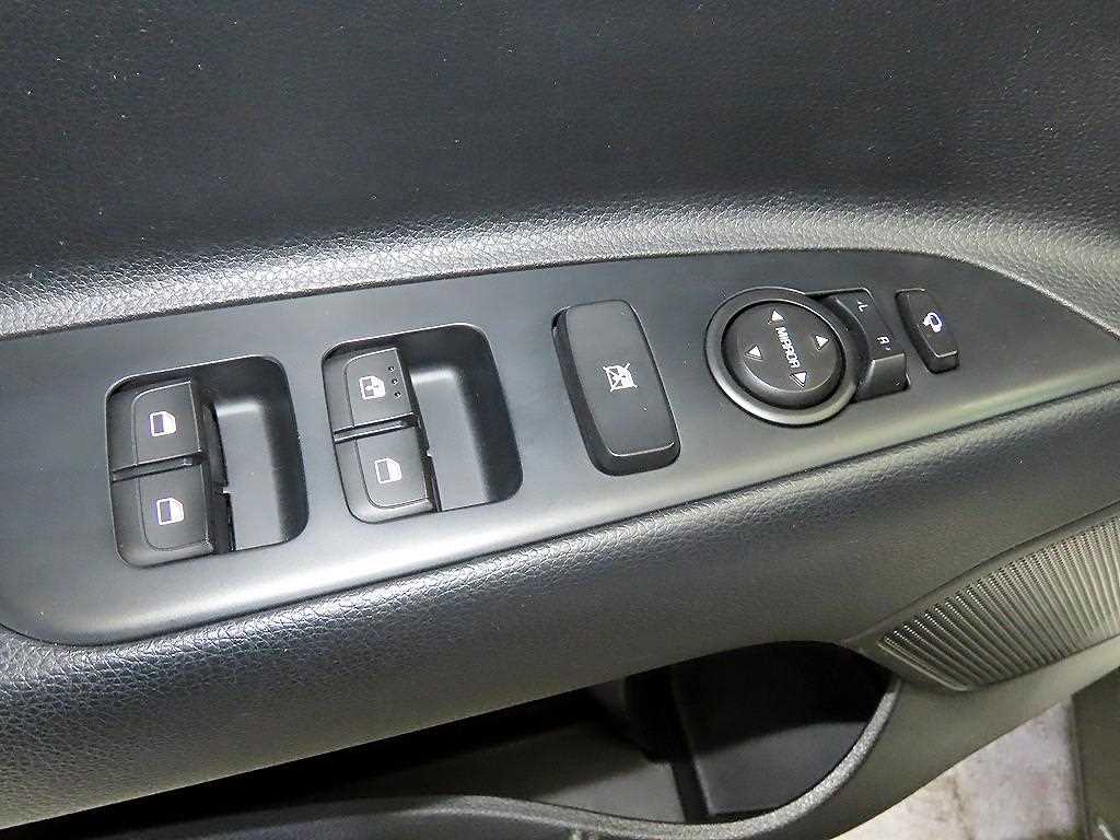 KIA Stonic 2018 Blanco - Importación desde Corea - HF Imports Iquique - Foto 13