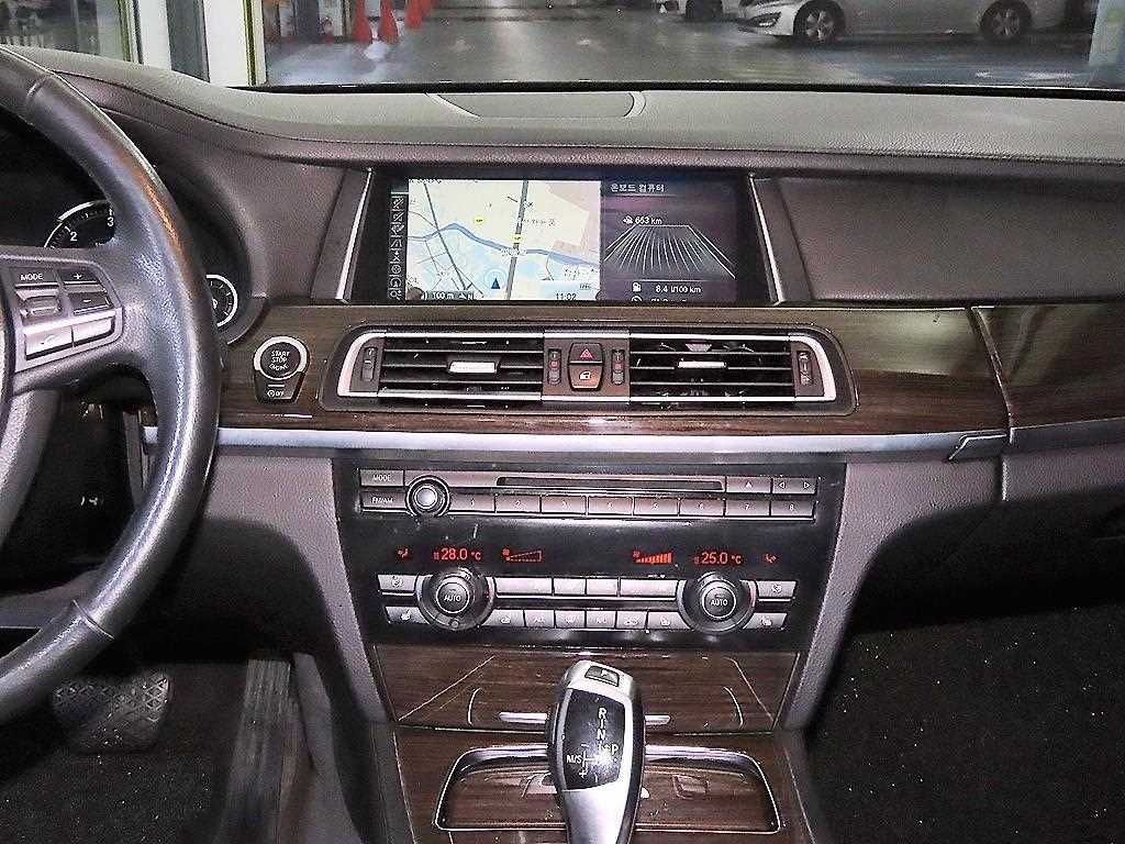 BMW 7 Series - Vista 11