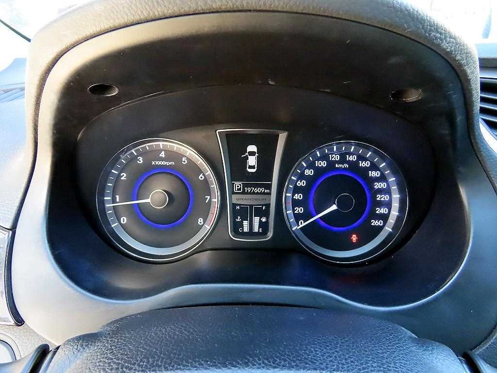 HYUNDAI Grandeur - Vista 9