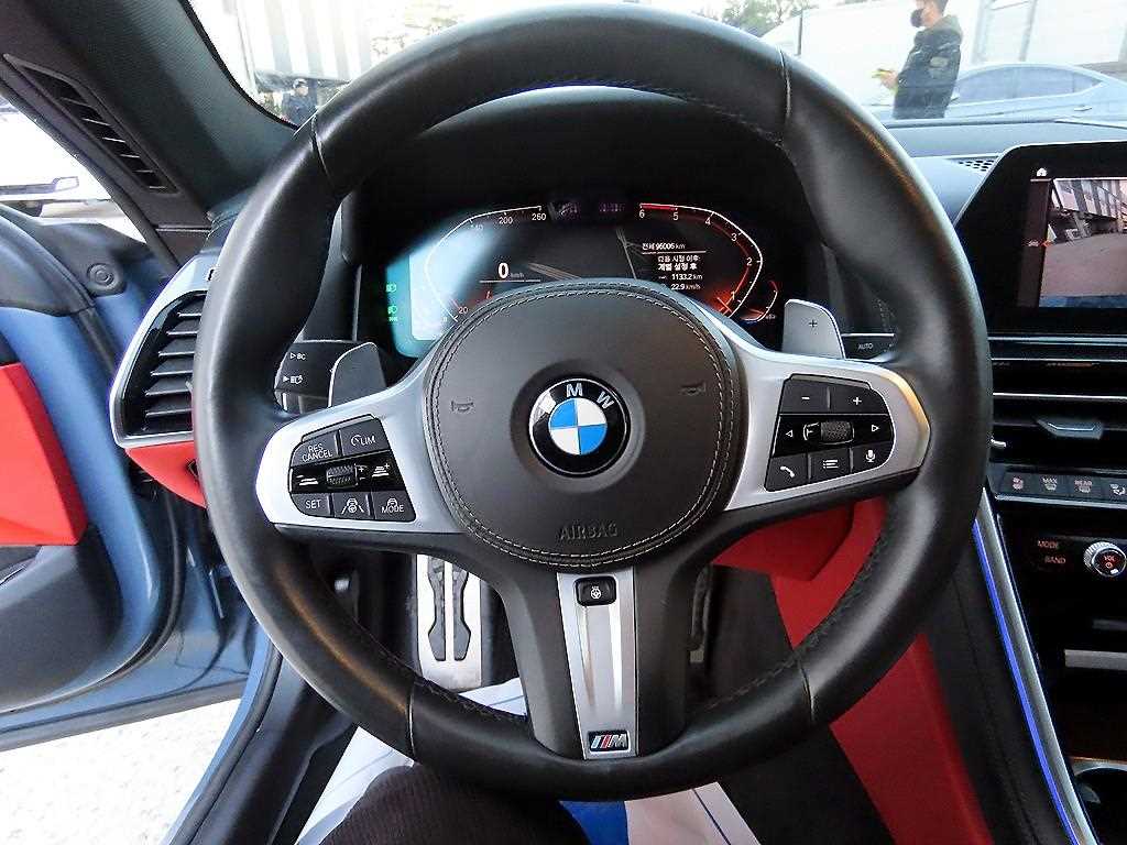 BMW 8 Series - Vista 8