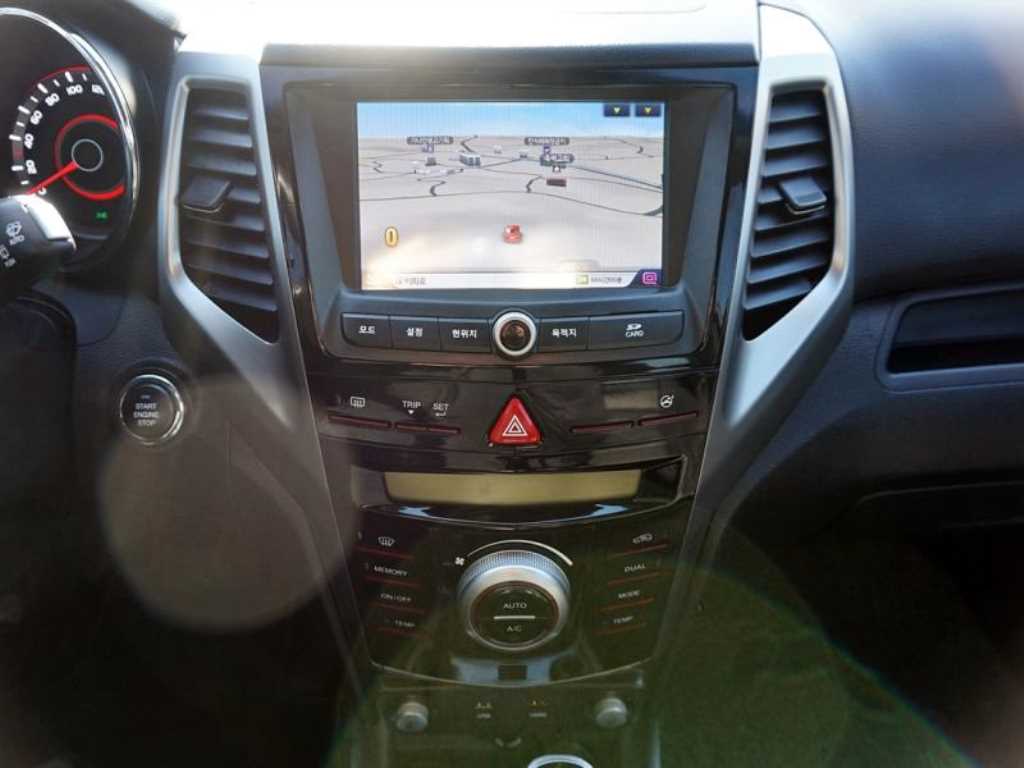 Ssangyong Tivoli - Vista 10