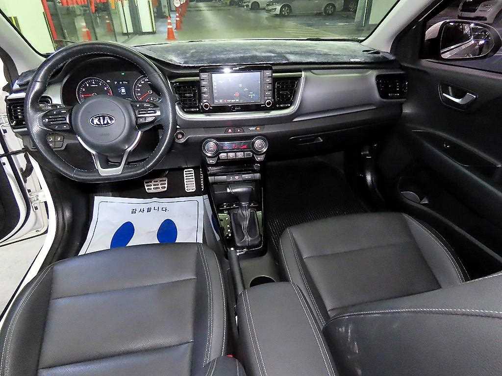 KIA Stonic - Vista 10