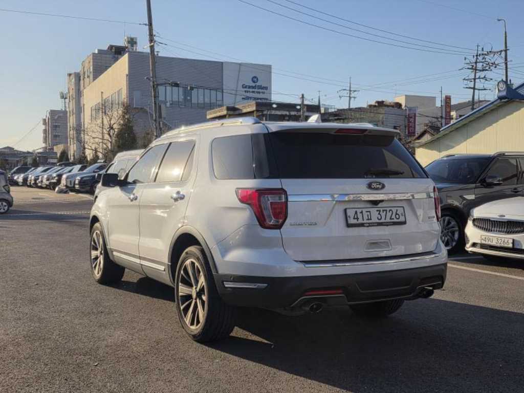 Ford Explorer - Vista 2