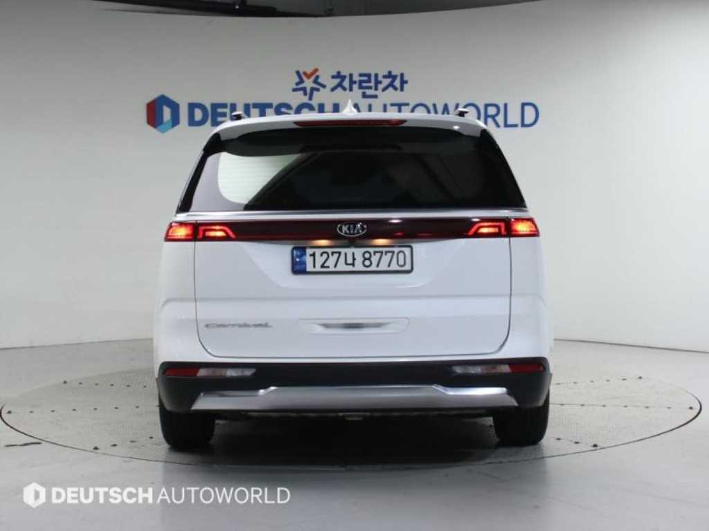 KIA Carnival - Vista 4