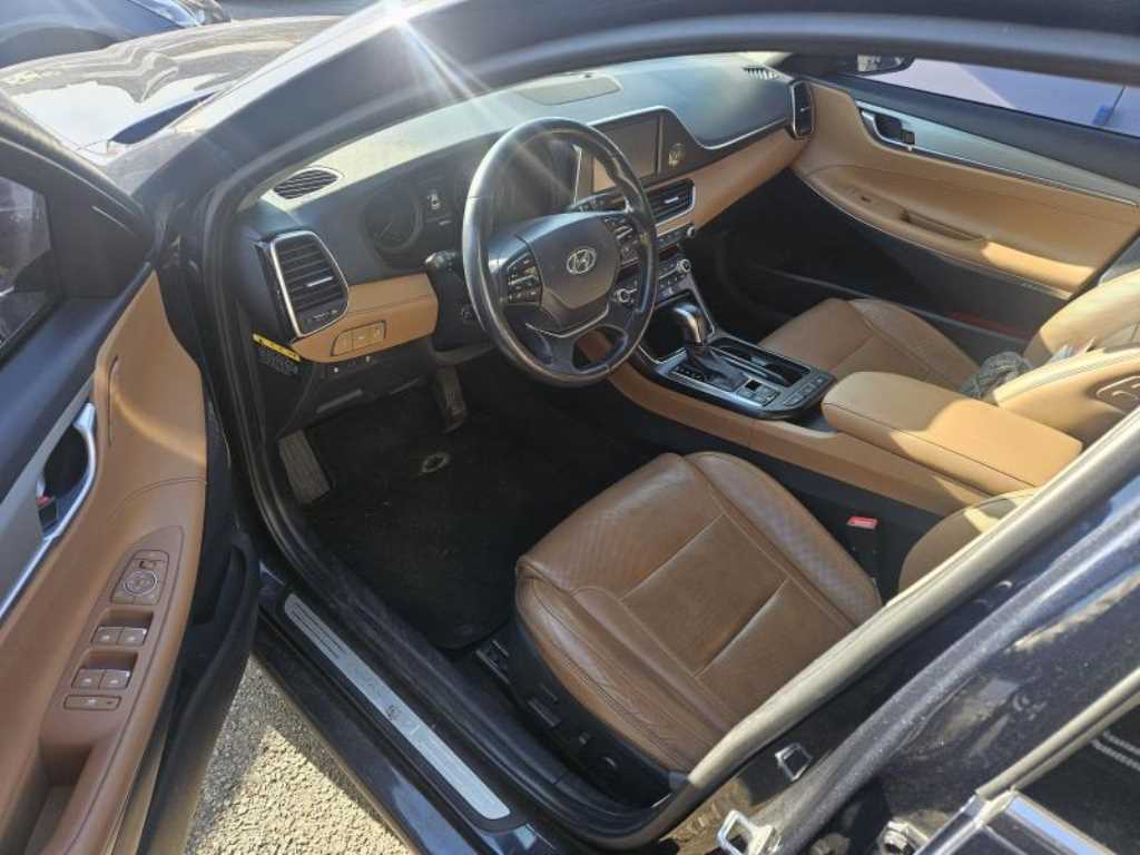 HYUNDAI Grandeur - Vista 7