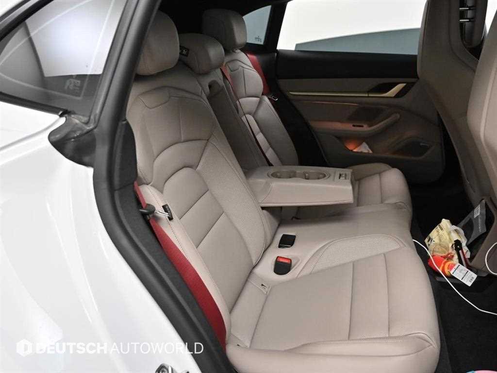 Porsche Taycan - Vista 12