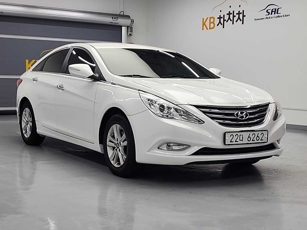 HYUNDAI Sonata - Vista 4
