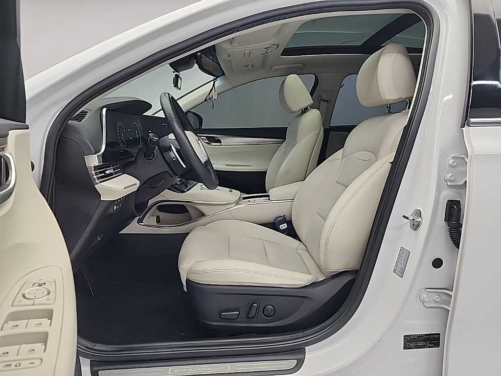 HYUNDAI Grandeur - Vista 11