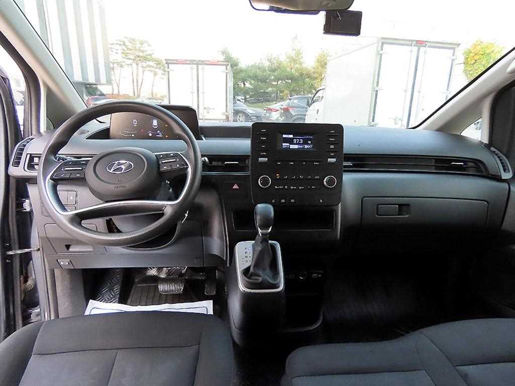 HYUNDAI Staria - Vista 8