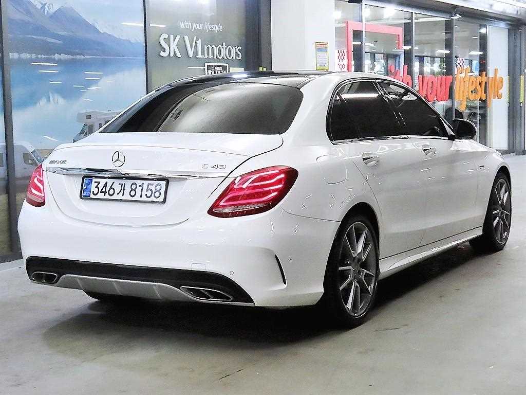 Mercedes Benz C Class - Vista 4