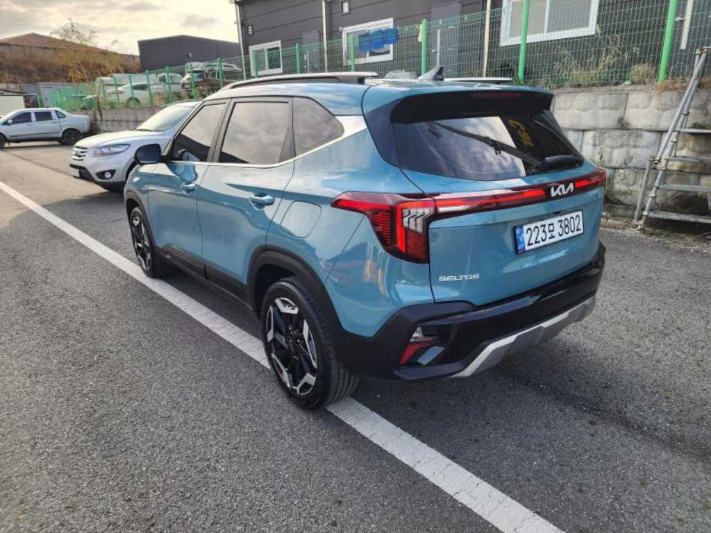 KIA Seltos - Vista 4