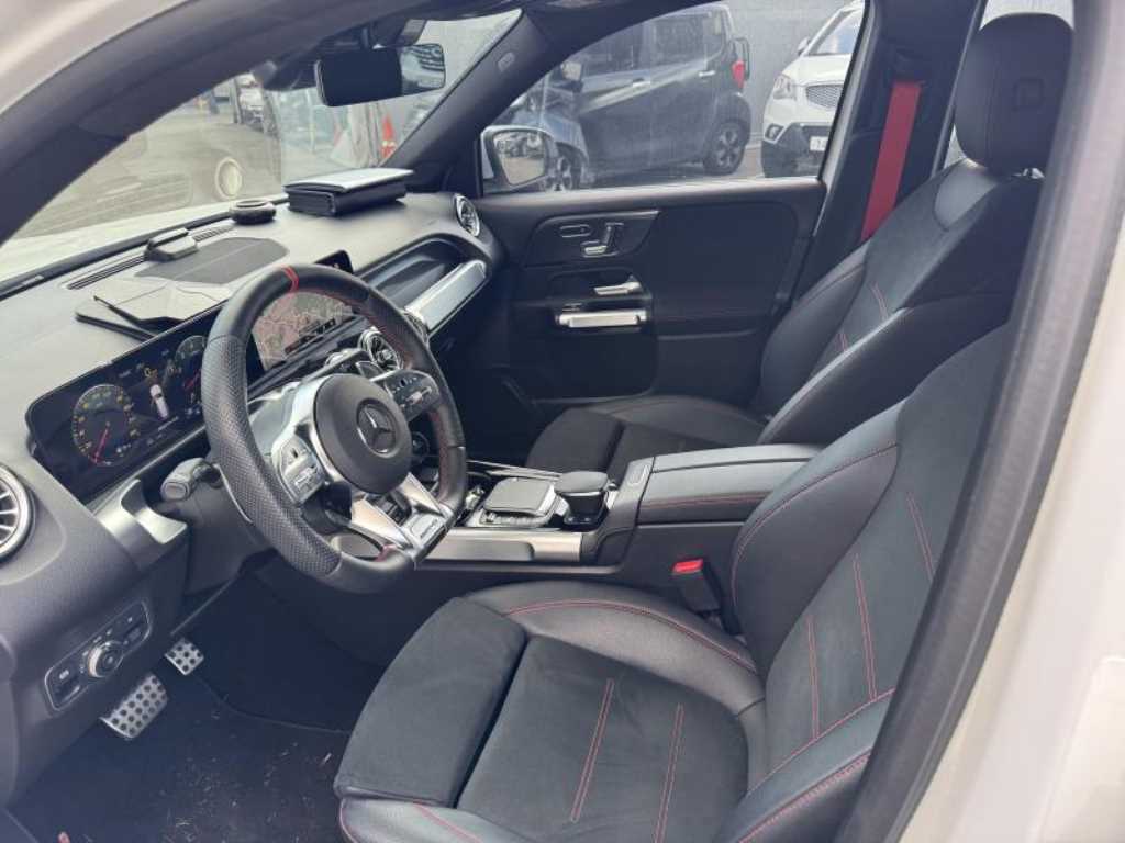 Mercedes Benz GLB Class - Vista 5