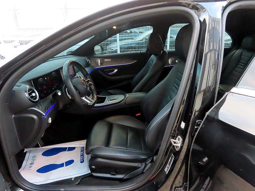 Mercedes Benz E class - Vista 5