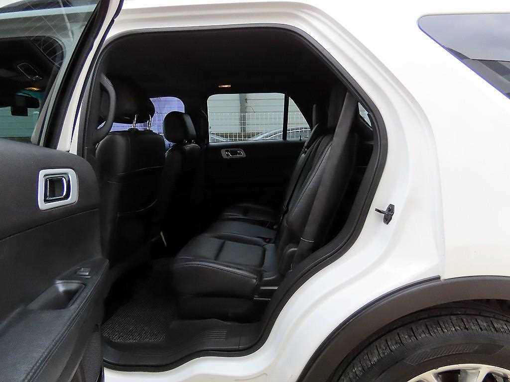Ford Explorer - Vista 6