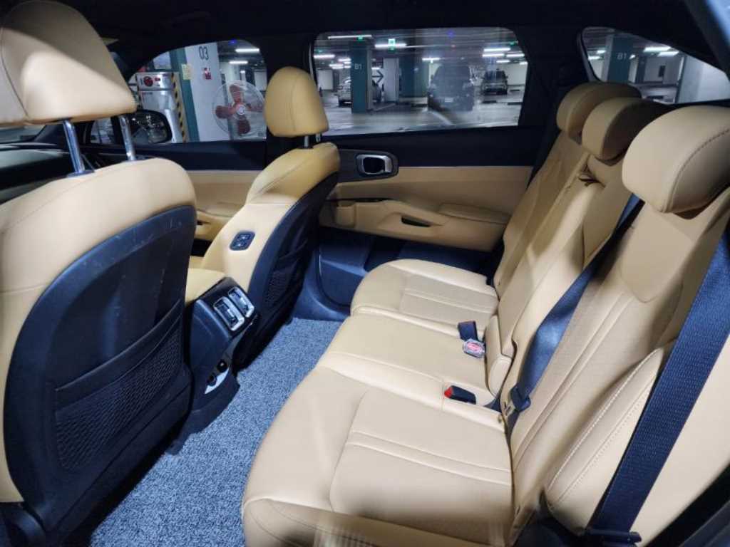 KIA Sorento - Vista 8