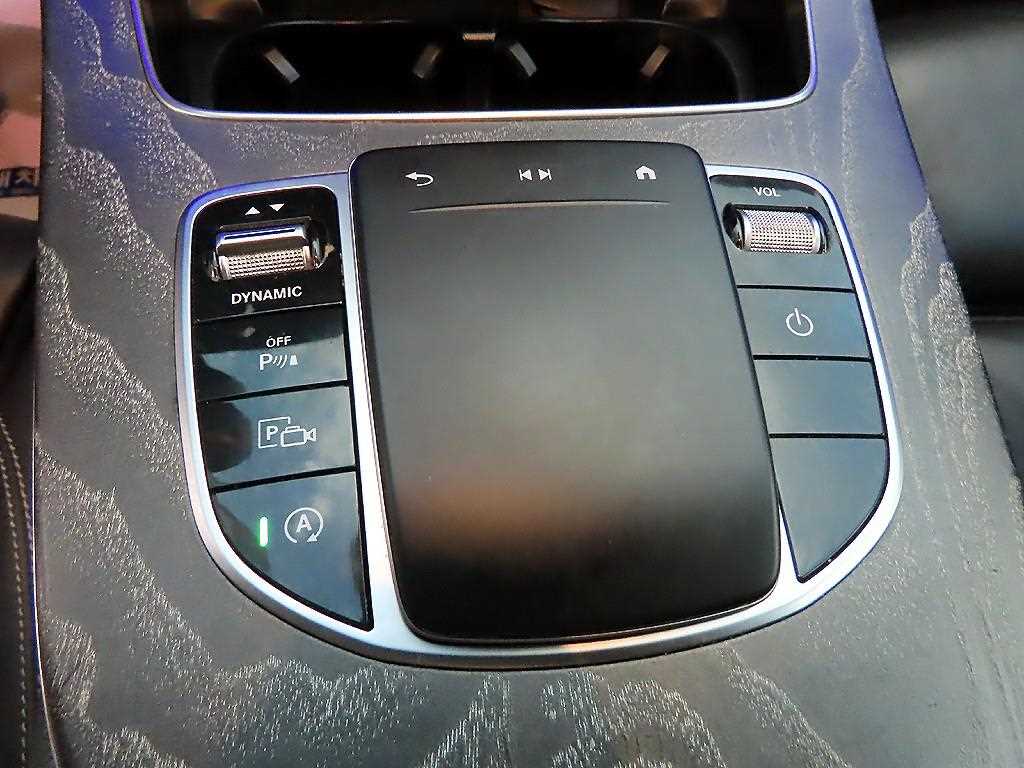 Mercedes Benz E class - Vista 12