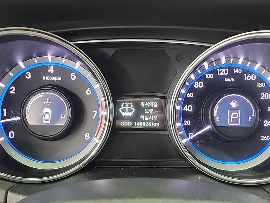 HYUNDAI Sonata - Vista 6