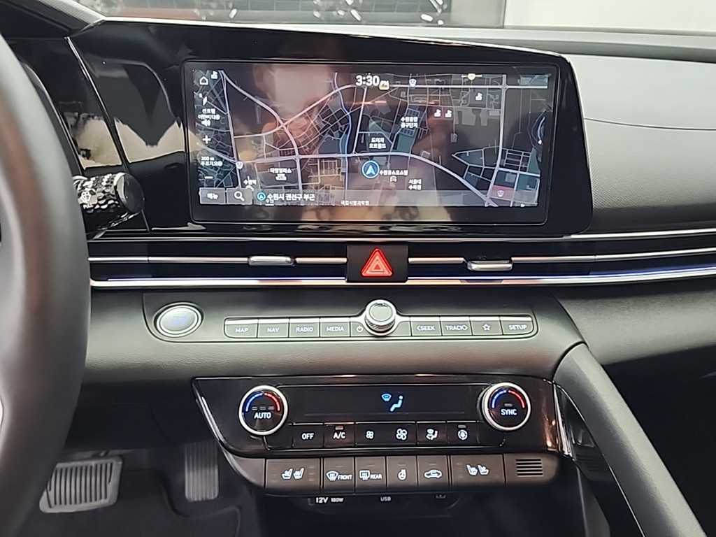 HYUNDAI Avante - Vista 10