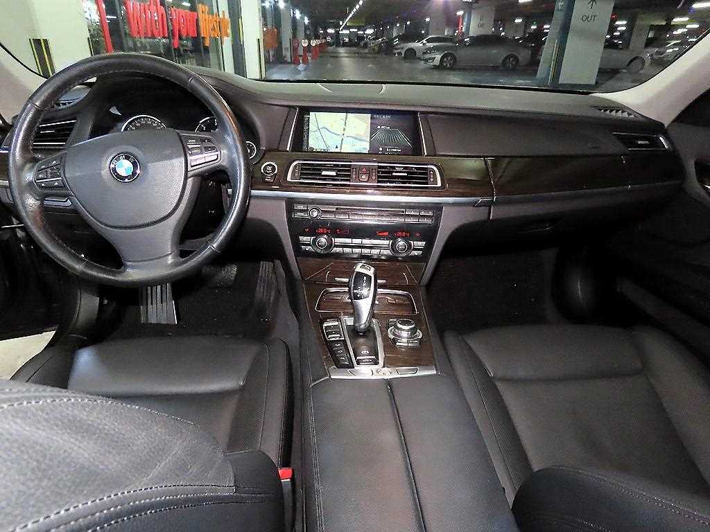 BMW 7 Series - Vista 10