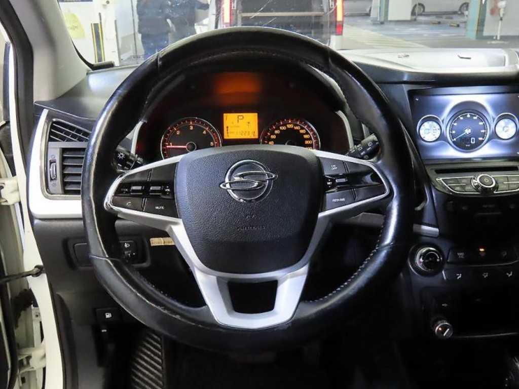 Ssangyong Korando - Vista 8