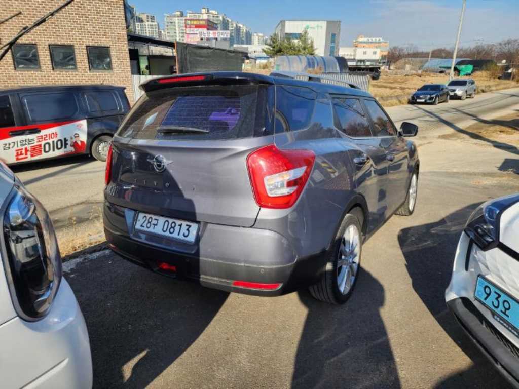 Ssangyong Tivoli - Vista 5