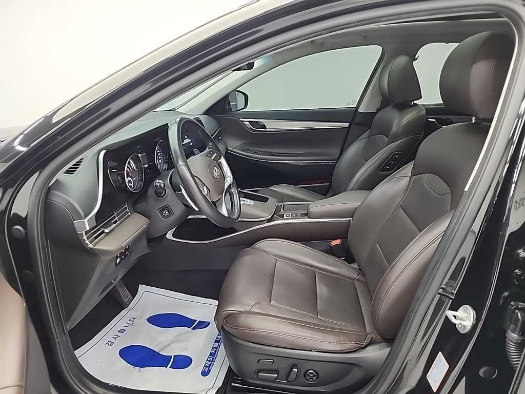 HYUNDAI Grandeur - Vista 11