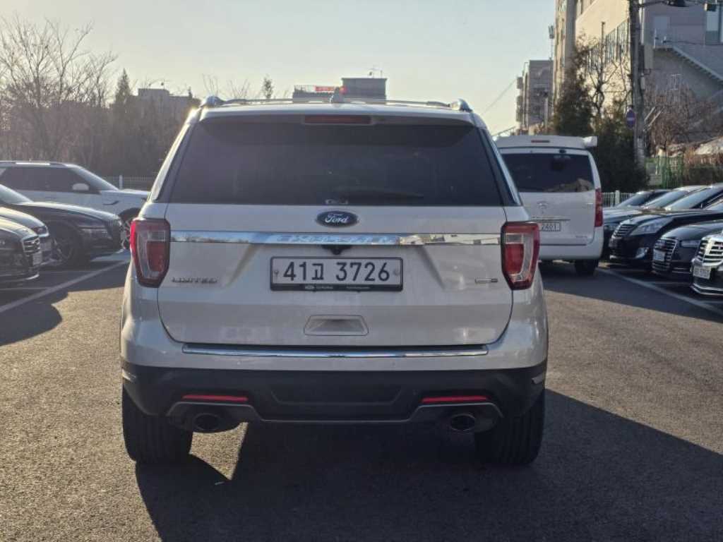 Ford Explorer - Vista 4