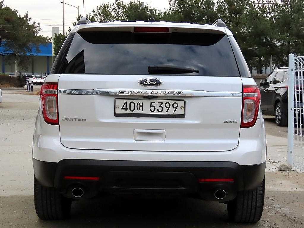Ford Explorer - Vista 4