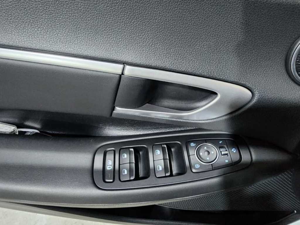 HYUNDAI Sonata - Vista 10