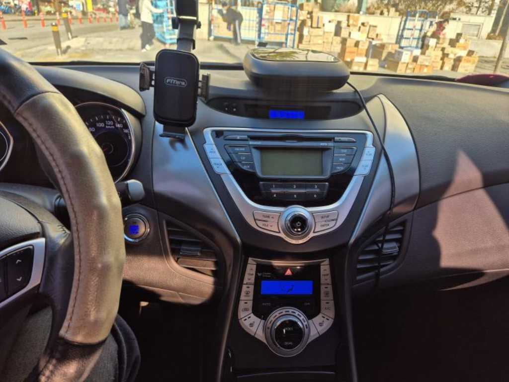 HYUNDAI Avante - Vista 7