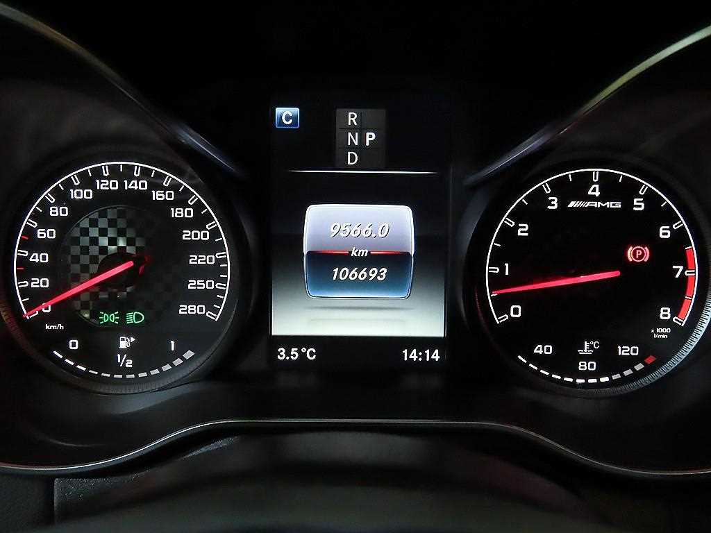 Mercedes Benz C Class - Vista 9