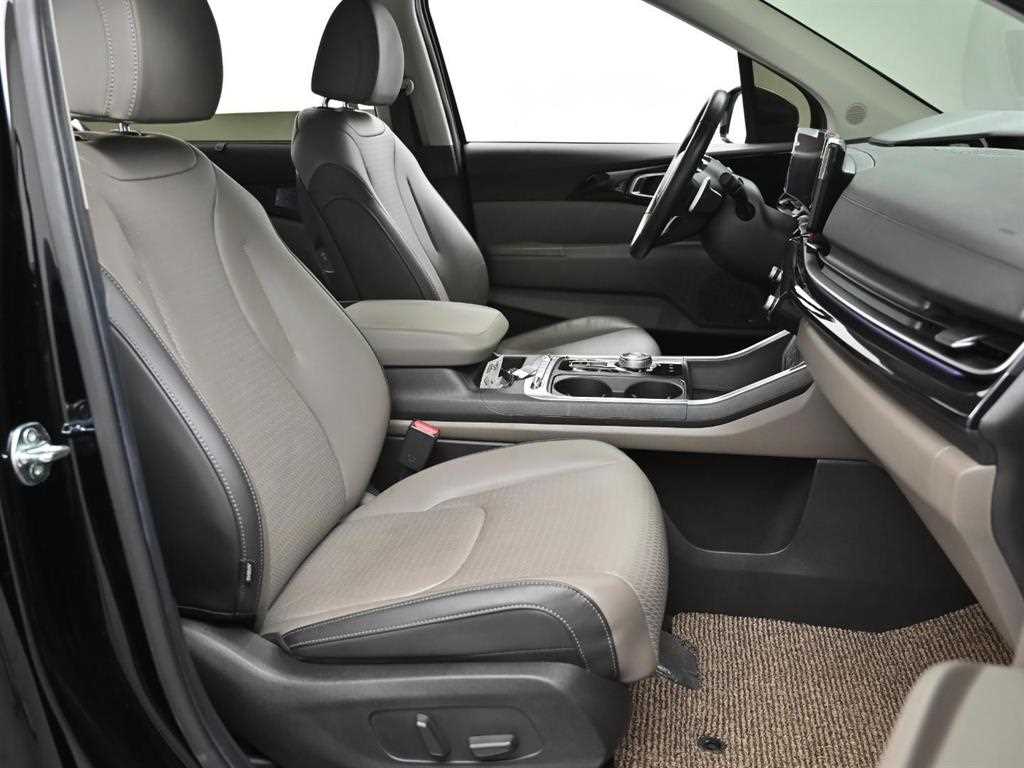 KIA Carnival - Vista 10