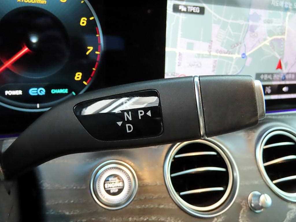 Mercedes Benz E class - Vista 11