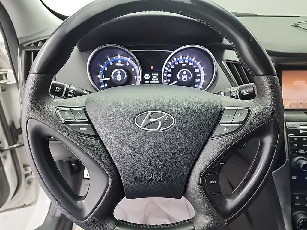 HYUNDAI Sonata - Vista 9