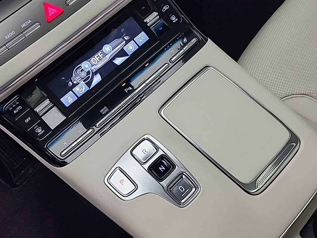 HYUNDAI Grandeur - Vista 8