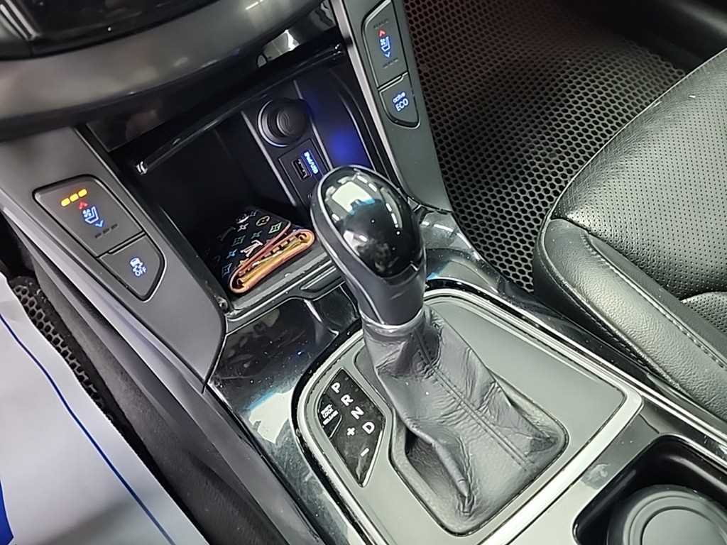 HYUNDAI i40 - Vista 8