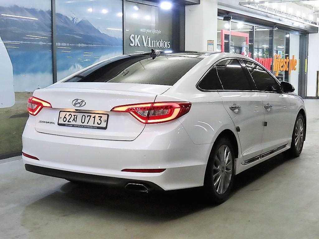 HYUNDAI Sonata - Vista 4
