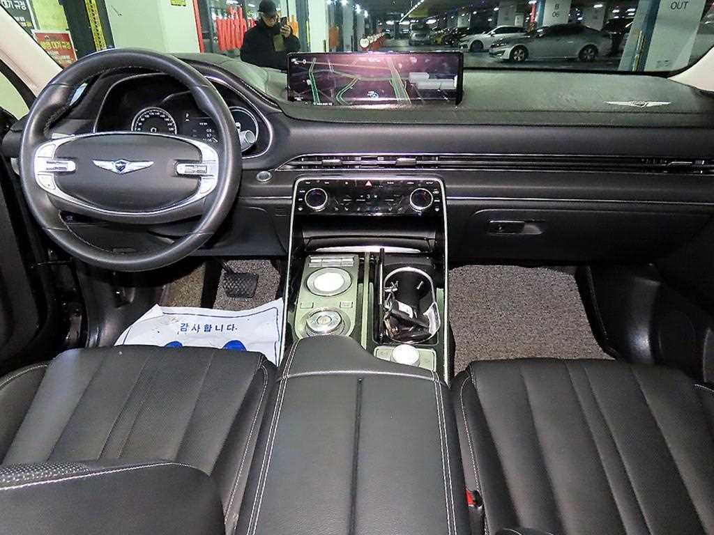 Genesis GV80 - Vista 10