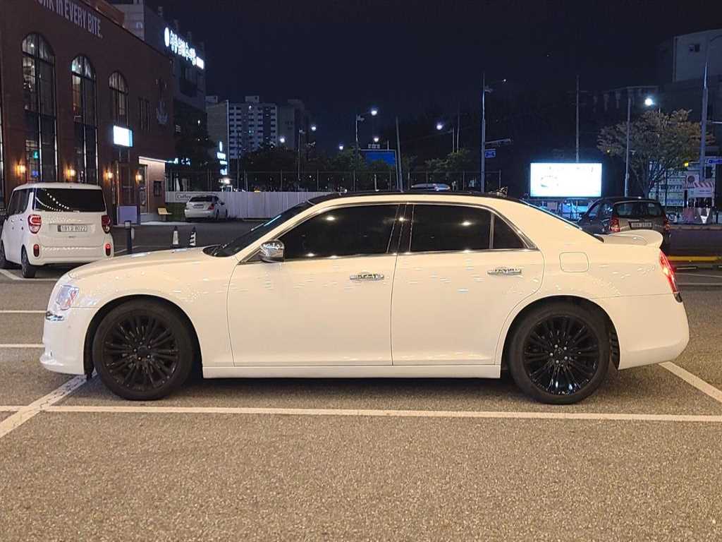 Chrysler 300C - Vista 5