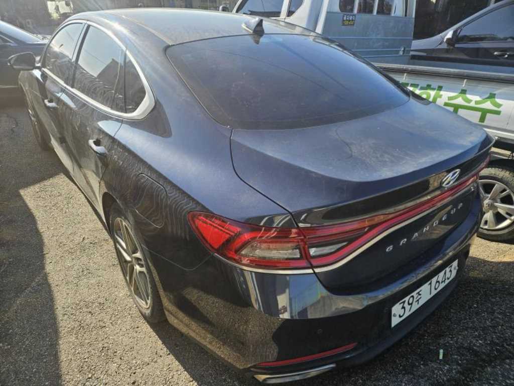 HYUNDAI Grandeur - Vista 4