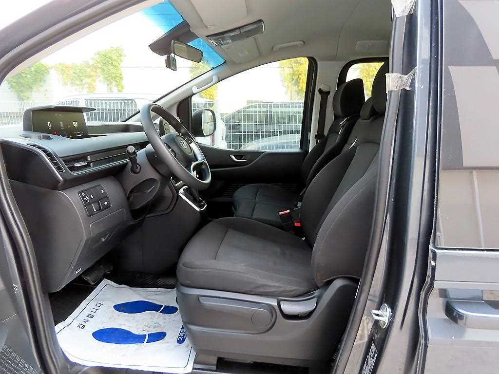 HYUNDAI Staria - Vista 5