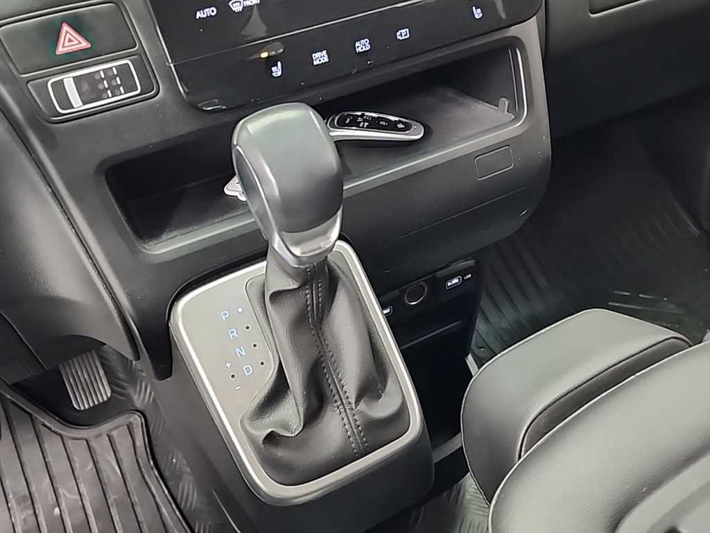 HYUNDAI Staria - Vista 8