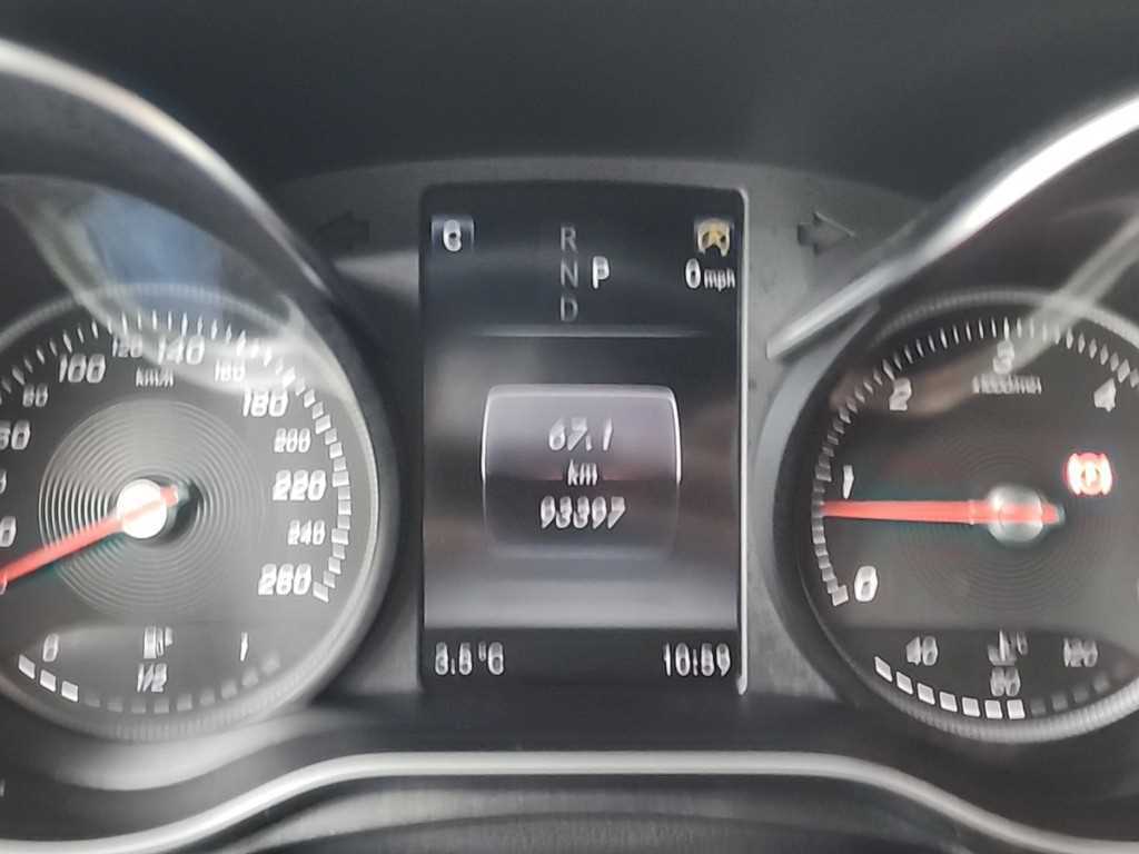 Mercedes Benz GLC Class - Vista 6