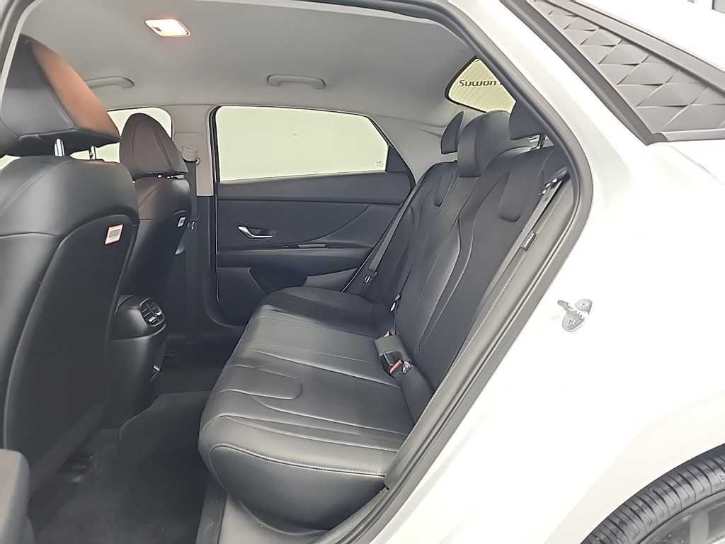 HYUNDAI Avante - Vista 12