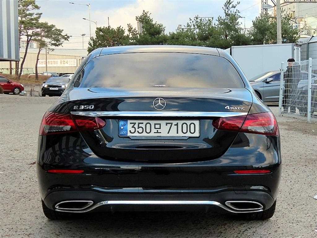 Mercedes Benz E class - Vista 4