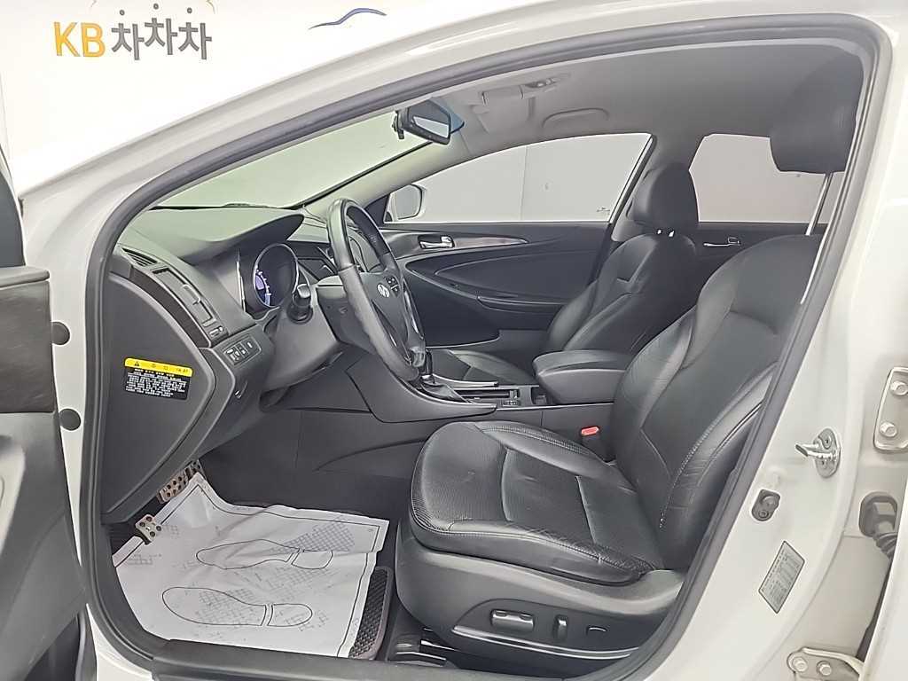 HYUNDAI Sonata - Vista 11