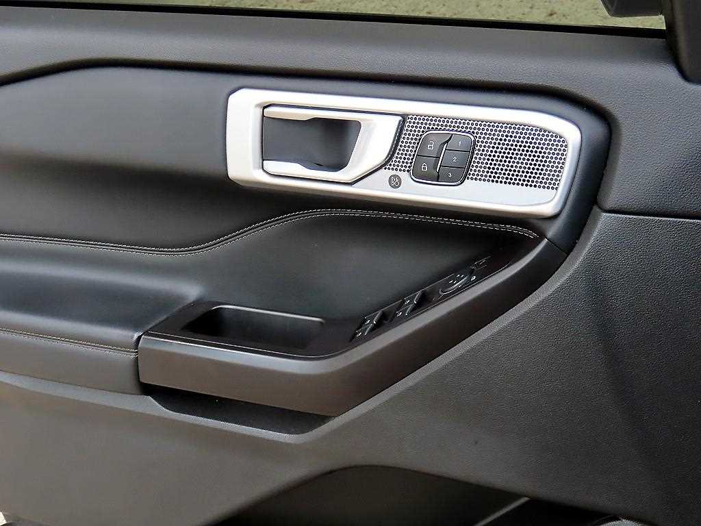 Ford Explorer - Vista 12