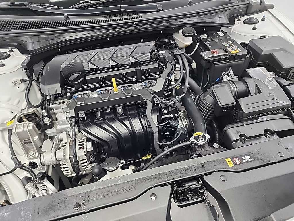 HYUNDAI Avante - Vista 5