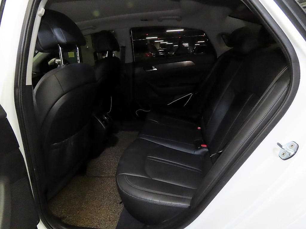 HYUNDAI Sonata - Vista 7