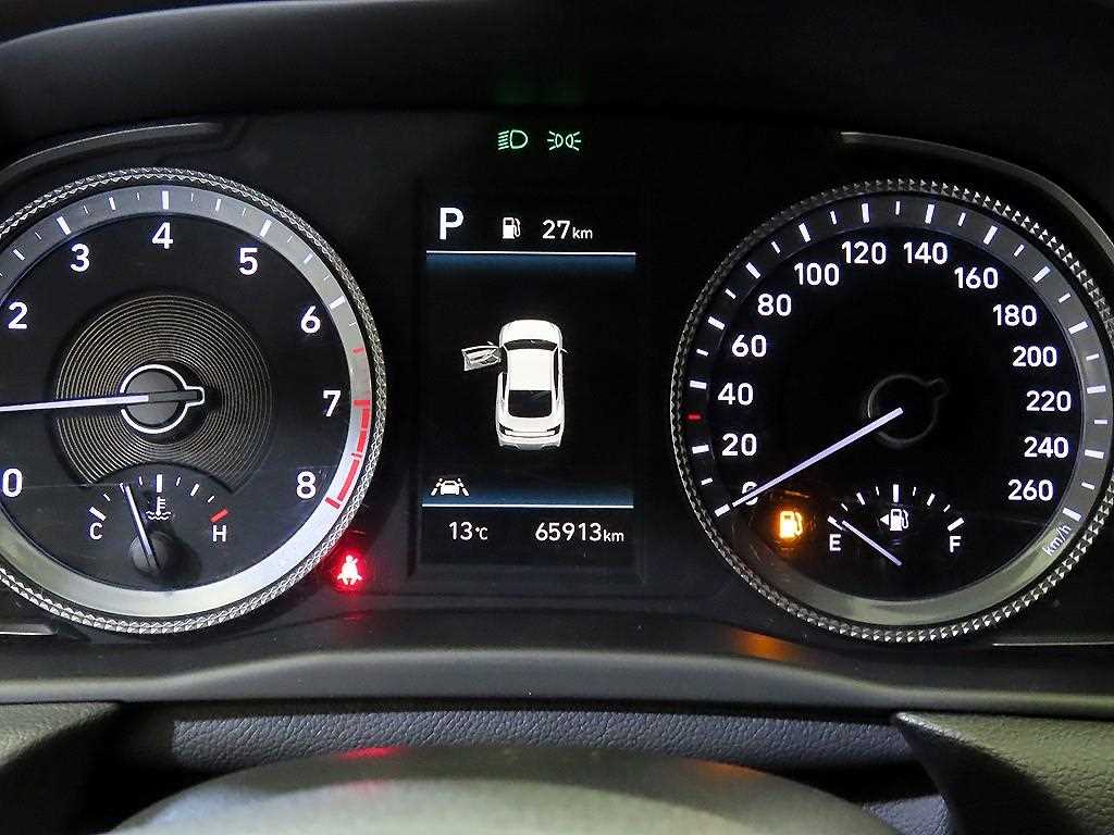 HYUNDAI Sonata - Vista 9